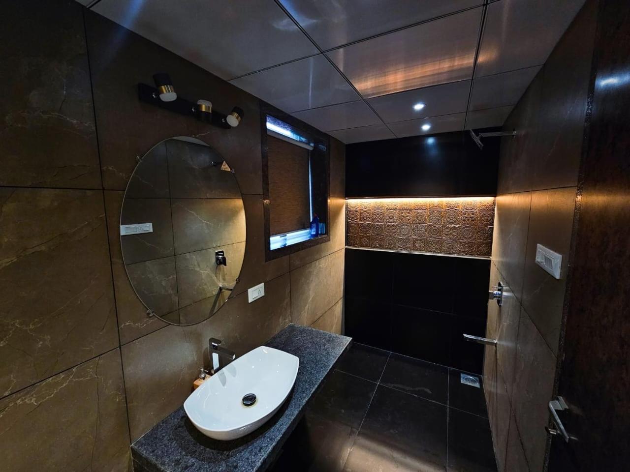 Premium Chalet Lonavala Eksteriør bilde
