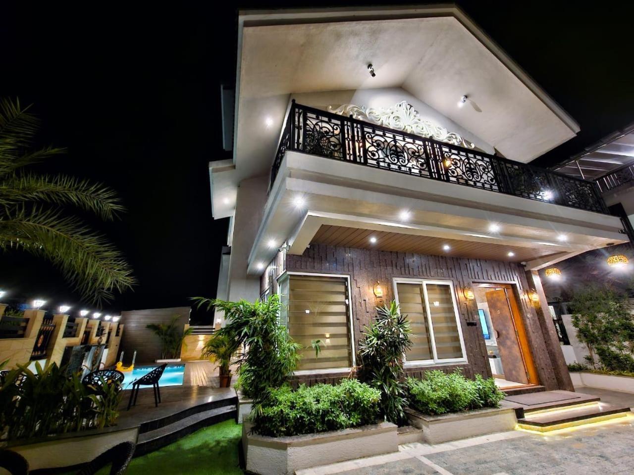 Premium Chalet Lonavala Eksteriør bilde